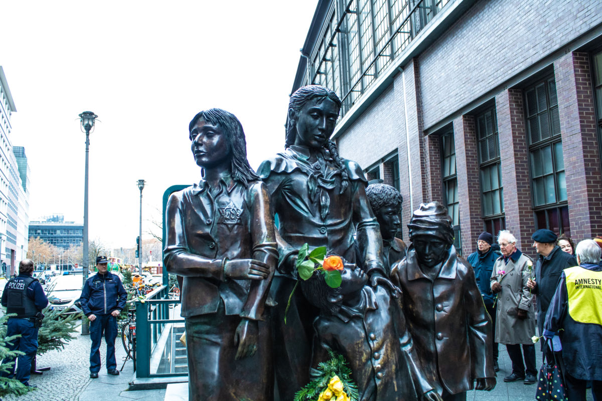 Statues at Friedrichstraße